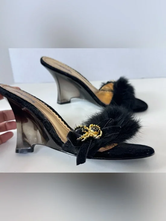 Y2K Hale Bob Black Lucite Heel Wedge Faux Fur Slip On Sandals Gold Broche 7.5