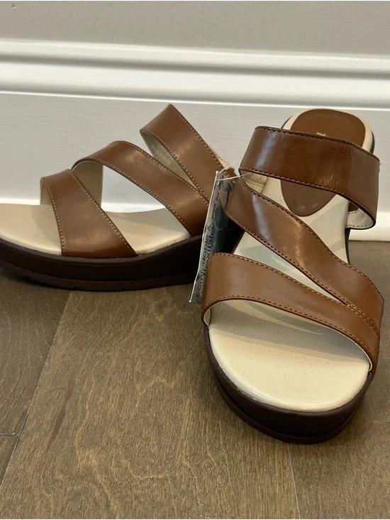 NWT Kim Rogers Brown Triple-Strap Platform Slide Sandals