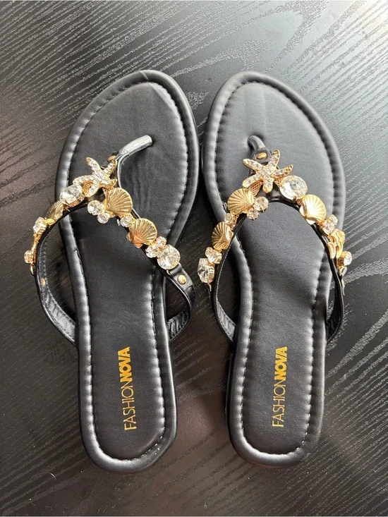 Fashion Nova Black Conch Shell Hardware Flip Flops