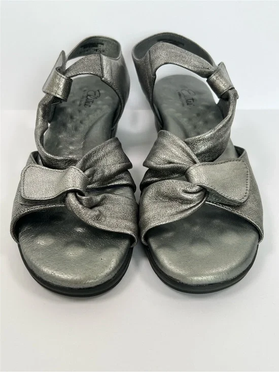 EUC! Elites by Walking Cradle Silver Sandals Size 10.5W