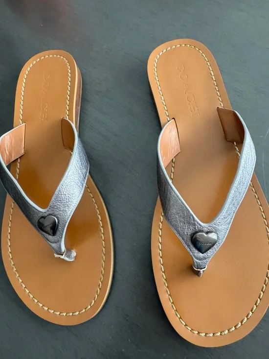 Coach Metallic Silver Heart-Detail Leather Flip Flop Sandals SZ 6.5
