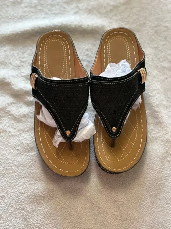 Women's Black Thong Sandals with Decorative Stitching