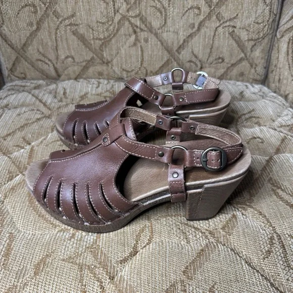Dansko Sandals Womens‎ 40 US 9.5-10 Brown Platform Heels Slingback