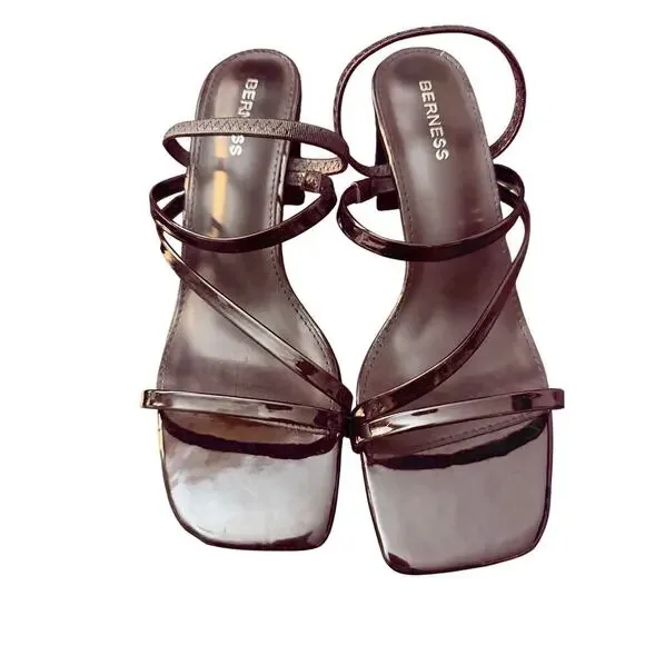 NEW Women's Hattie Minimalist Strappy Block Heel Sandals Black Patent Size 9