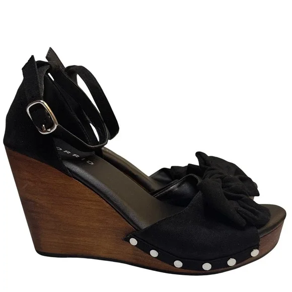 Torrid‎ Black Suede Wedge Sandals Ankle Strap Bow Studded Platform Wooden 8.5