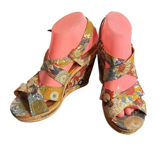 Hush Puppies Renown Quarter Strap Wedge  Floral Sandals W/ Wrapped Platform Sz 8