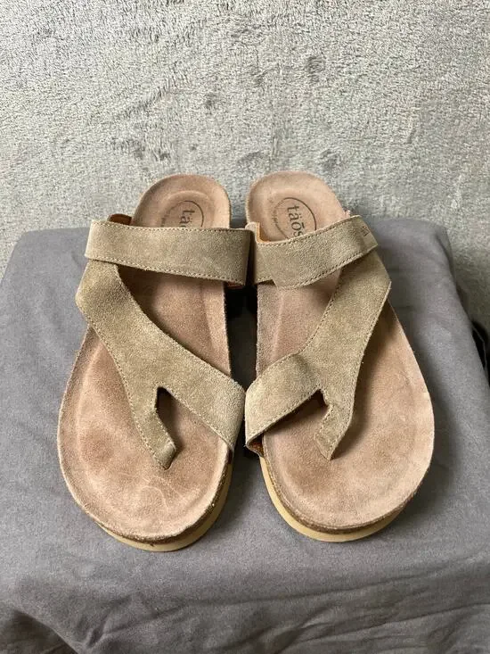 Taos Lola Comfort Sandals Women's 11 Taupe Suede Orthopedic Support Footbed