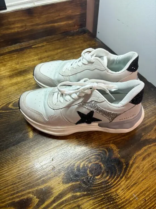 Vintage havana White Sneakers Size 8