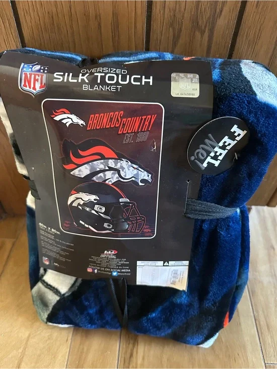 NFL Denver Broncos Oversized Silk Touch Blanket - Blue, White, Orange, Black