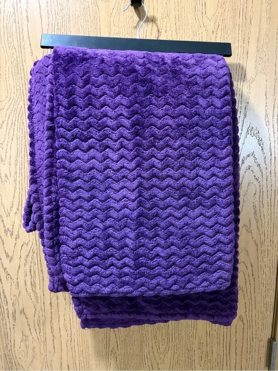 Purple Textured Plush Throw Blanket Soft Zigzag Chevron Fleece Cozy Home Decor