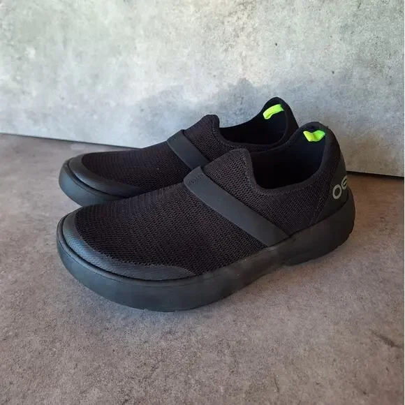 OOFOS OOmg Low recovery shoes black women's 9 slip on comfort shoes sneakers