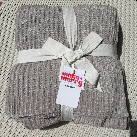 Nordstrom Plush Chenille Throw Blanket in Taupe Gray