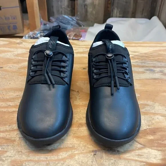 NWT Clove woman’s black tennis shoes