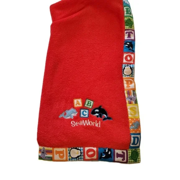Seaworld Fleece‎ Baby Blanket Red Alphabet Block Trim Shamu Dolphin Nursery
