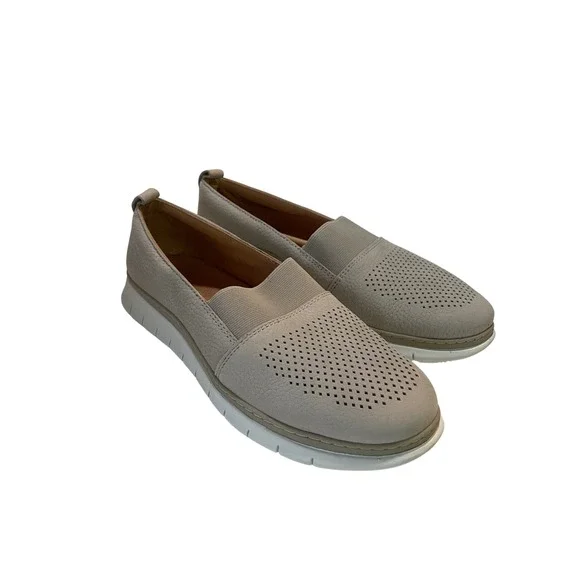 Vionic Roxan Greige Leather Perforated Slip On Sneakers Womens 8.5 Wide Orthotic