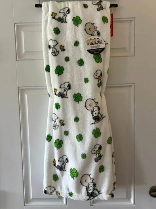PEANUTS SAINT PATTYS DAY BLANKET
