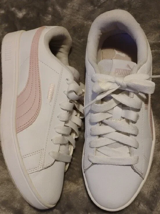 Puma White Sneakers with Light Mauve Logo Accent Size 5