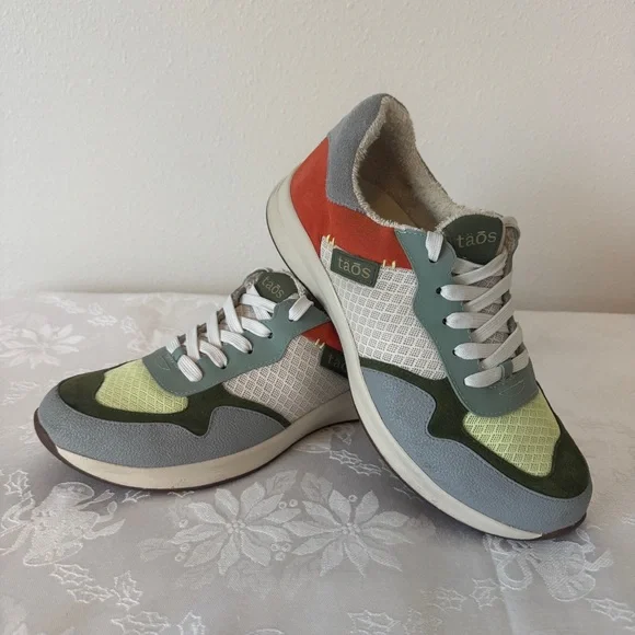Taos Footwear Multicolor Green, Light Blue & Red Sneakers