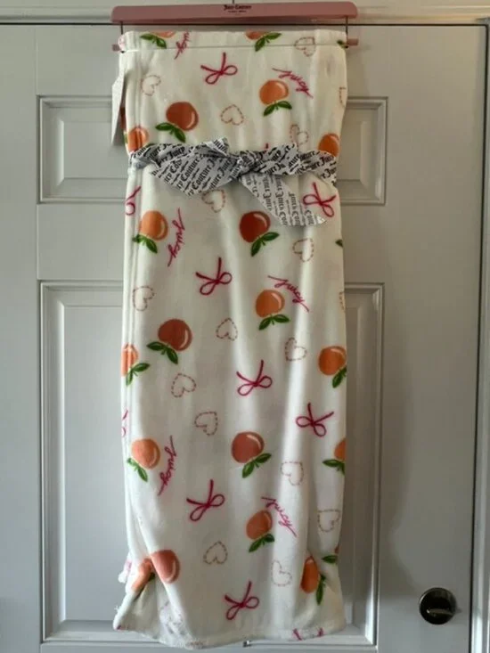 JUICY COUTURE PEACH THROW