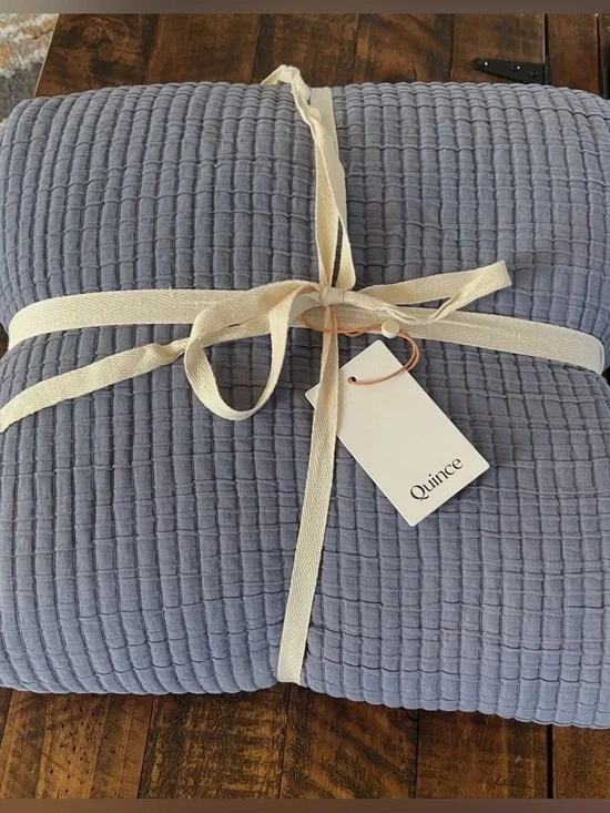 NWT Quince Organic Ribbed Cotton Coverlet, King/Cal (Mineral)