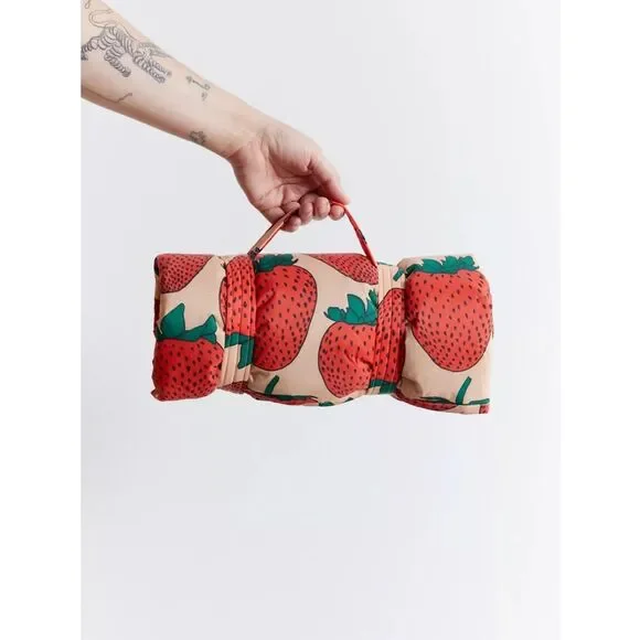 BAGGU Puffy Printed Picnic Blanket Urban Outfitters NEW