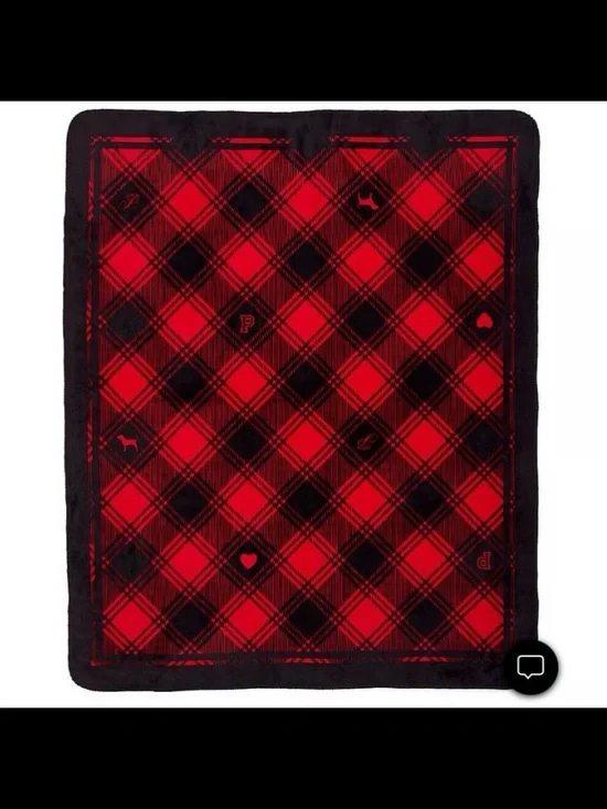 VS PiNK Cozy Plush Blanket
