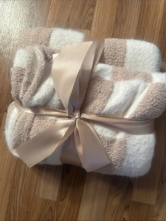 Cozy Plush Checkered Throw Blanket - Cream & Tan
