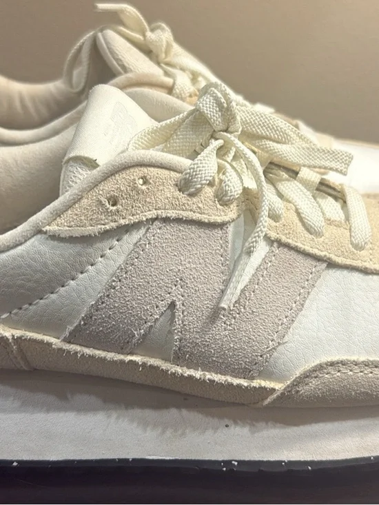 New Balance Women’s Sneakers in Cream and White