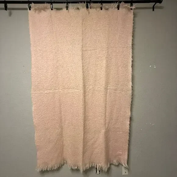 Vtg Glen Cree pink mohair throw blanket - EUC fringe Pale pink 100% mohair 75x48