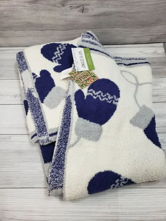 Jingle & Joy Winter Mittens Plush Fleece Throw Blanket