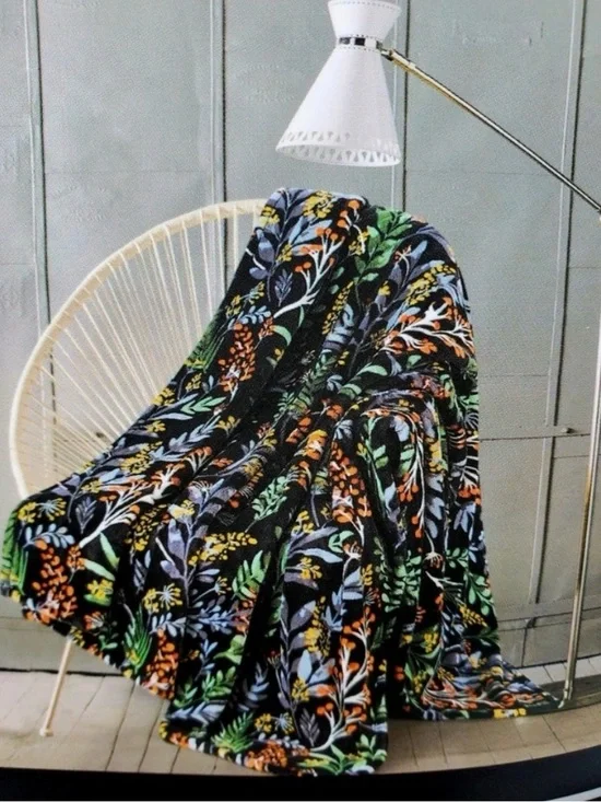 Monte and Jardin luxury collection ultra plush throw blanket navy botanical