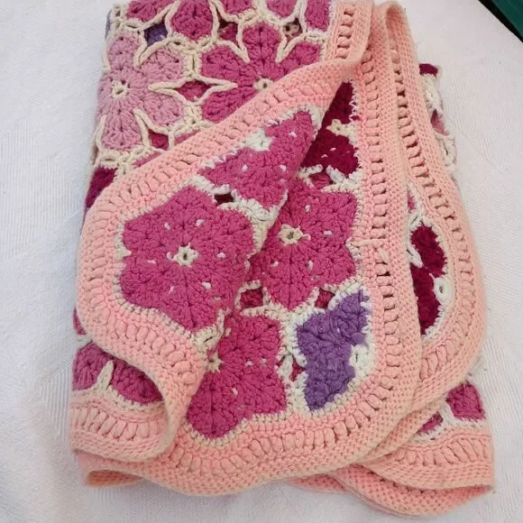 African Flower Throw Blanket Intricate Crocheted Edge Pink White Purple Pastel
