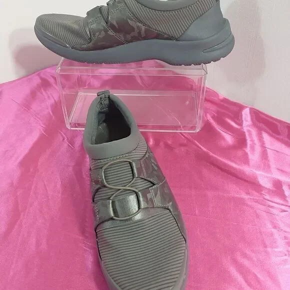 Bzees Shoes Womens SZ 8M Anytime Gray Camo Slip On Stretch Comfort Walking.