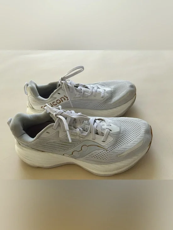 Saucony Ride Lightweight White Running Sneakers size 8.5
