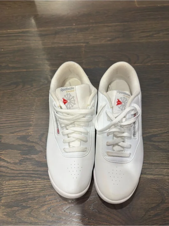 Reebok Classic Women’s White Leather Sneakers