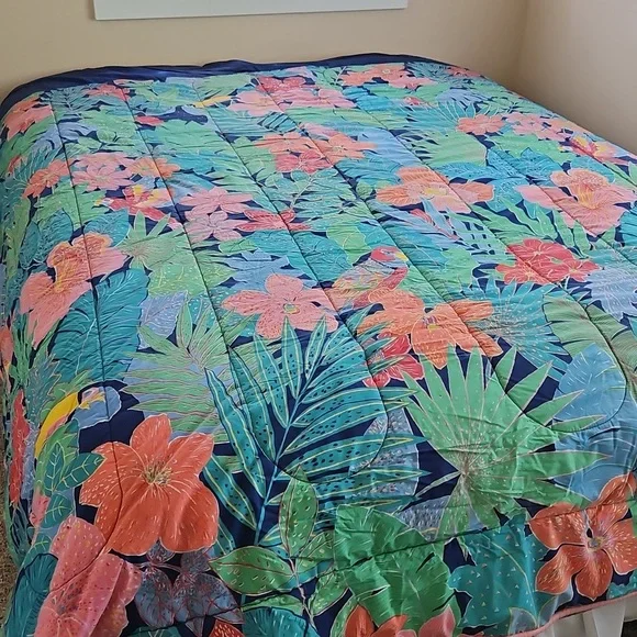CAL KING Doubke Sided Floral Bedding Set - Multicolor