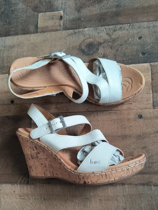 b.o.c. Cream White Faux Leather Cork Wedge Sandals Sz 7 Women