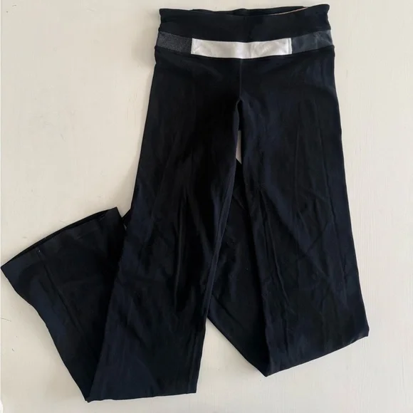 LULULEMON groove reversible black flare legging yoga pants