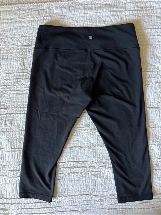 lululemon athletica Black Cropped Leggings