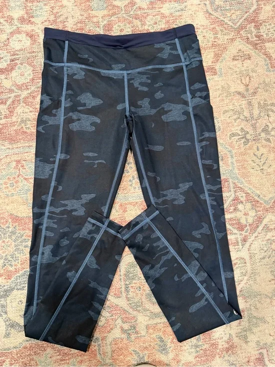 lululemon athletica Black and Navy Camo Performance Leggings