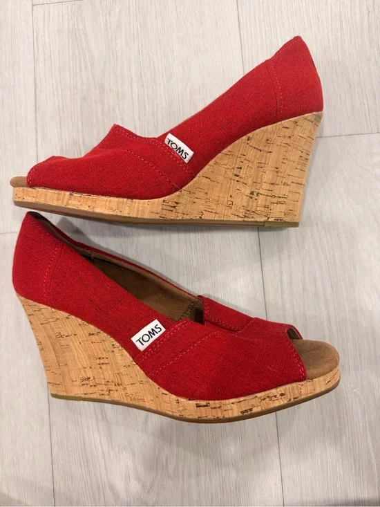 TOMS Red Canvas Cork Wedge Peep Toe Slip On Heels‎ Size 7