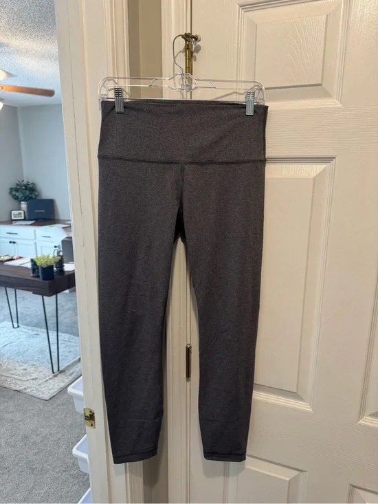 Grey Lululemon Wunder Under Leggings