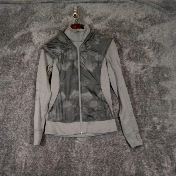 Lululemon snug printer Heather gray jacket Packable Hood  size 6
