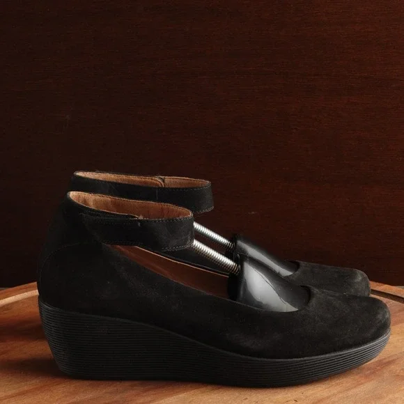 Clarks Shoes Womens SZ 9.5M BLK Claribel Fame Wedge Pump Leather Preppy Comfort