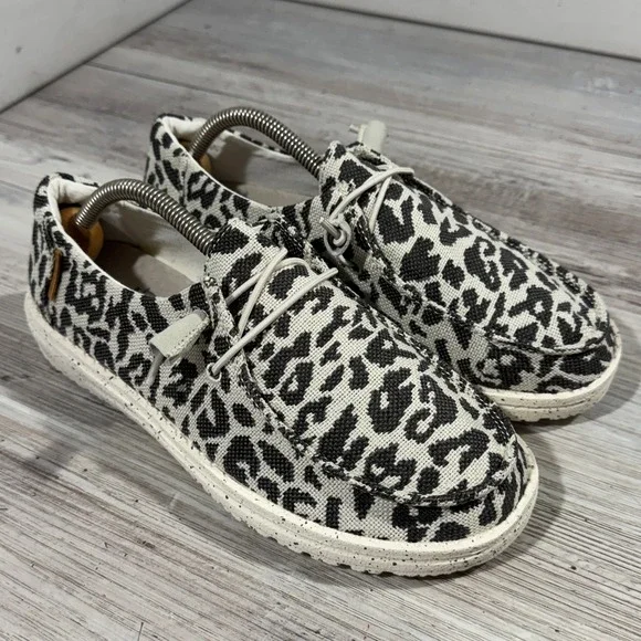Hey Dude Wendy Cheetah Grey Woven Slip‎ On Shoes Women's Size 6 Lightweight EUC