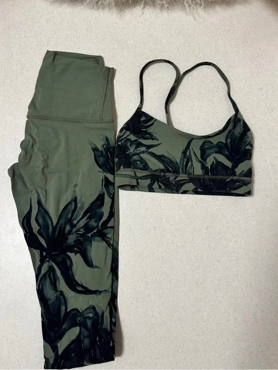 Lululemon size 4 SET Olive Green Floral Print Sports Bra & Legging Set