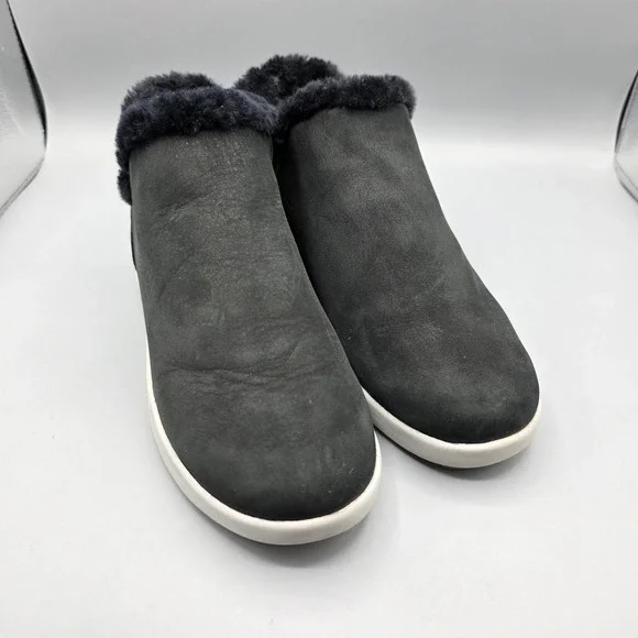 Olukai Malua Hulu Booties Womens 6.5 Black Leather Sheepskin Lined Warm Winter‎
