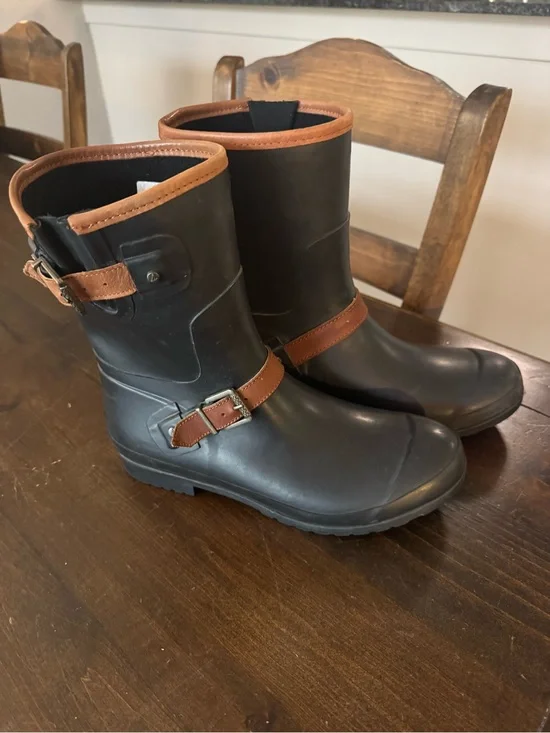 Women’s Sperry Rain Boots with Brown Trim and Buckles