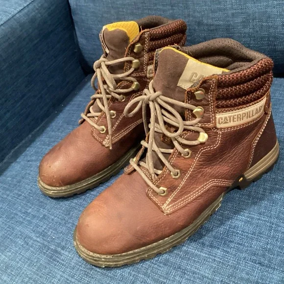 Women  Boots Caterpillar Water And Stain Repellent Size 8.5
