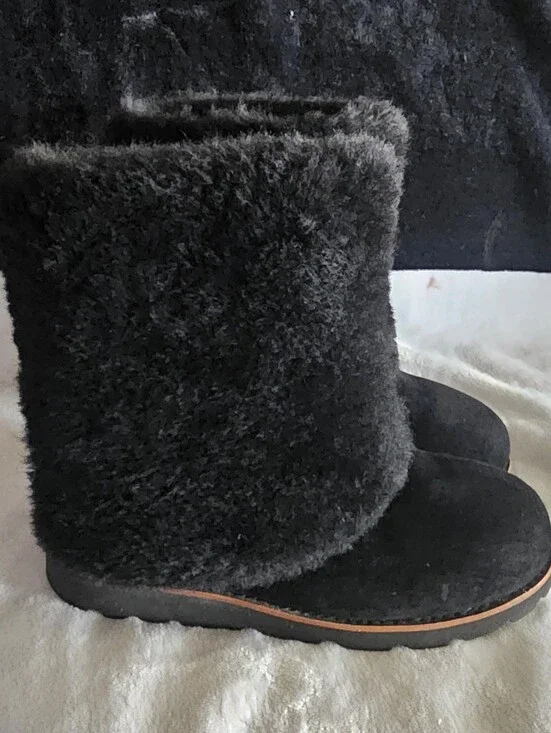 UGG Maylin Cozy Women's Black Fur Winter Boots- Size 7